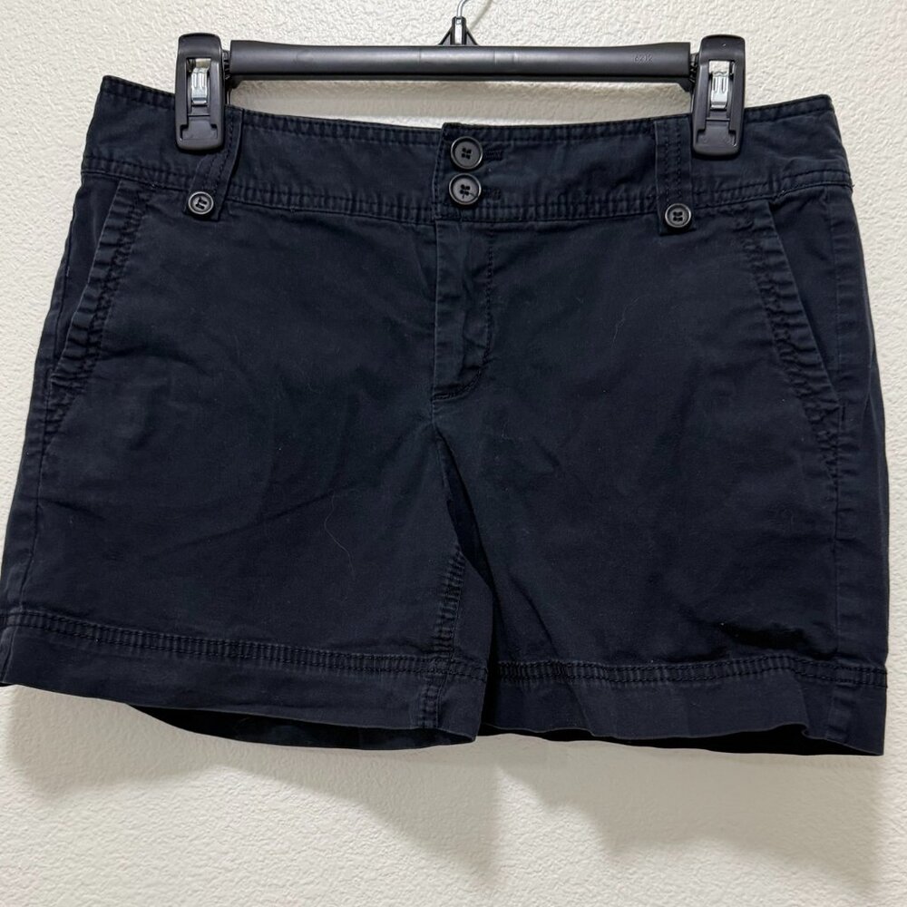 Caslon black flat front shorts, women's size 8, pockets
